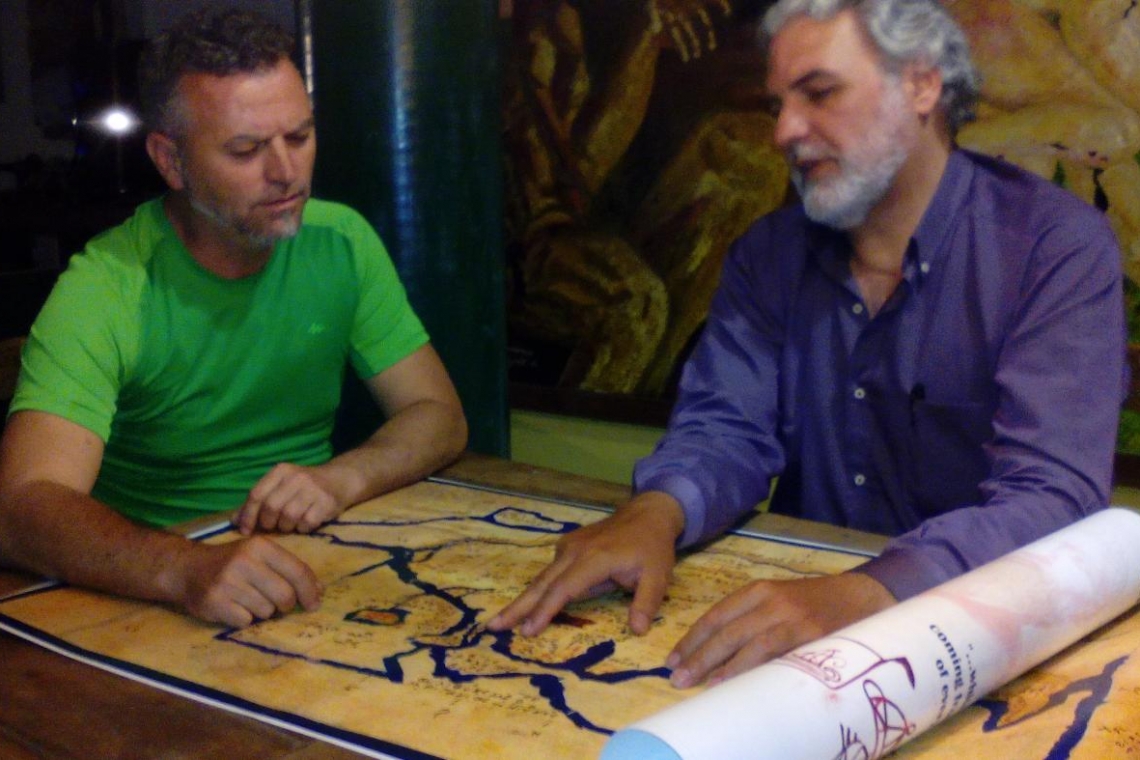 Georgeos Díaz-Montexano da su apoyo a la Plataforma por Asta Regia de Jerez