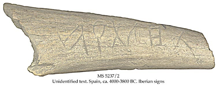 Hueso con grabados de escritura reconocidos e identificados como pertenecientes a un signario Ibero-Tartésico por Díaz-Montexano con una datación de 4000-3800 años a.C. Actualmente se expone en la Biblioteca Nacional y el Instituto de Paleografía y Filología Histórica de Oslo, siendo reconocida la interpretación como 