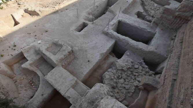 Una imagen de los restos hallados en el solar donde se construye la nueva biblioteca. / EUROPA PRESS - Diario de Sevilla Una imagen de los restos hallados en el solar donde se construye la nueva biblioteca. / EUROPA PRESS - Diario de Sevilla